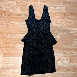 TRAC Grey an Black Leopard Print Sleeveless Dress with Cut Out Back Size Medium